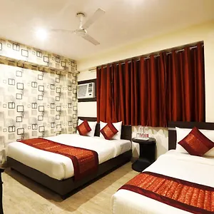 Hotel Sky Wood At Airport, New Delhi